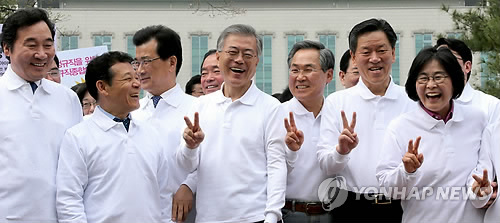 밝게 웃는 야당 지도부