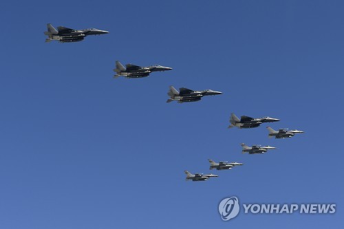 대북 무력시위 기동하는 한미 공군