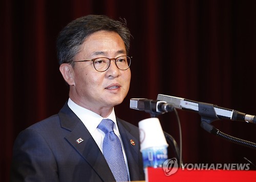 홍용표 통일부 장관