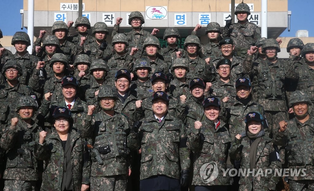 전방부대 방문한 김무성 대표