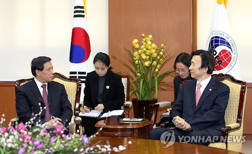 윤 외교, 장예쑤이 중 외교부 상무부부장 접견