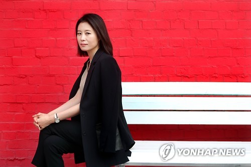 문소리, 연극 '빛의 제국' 공연