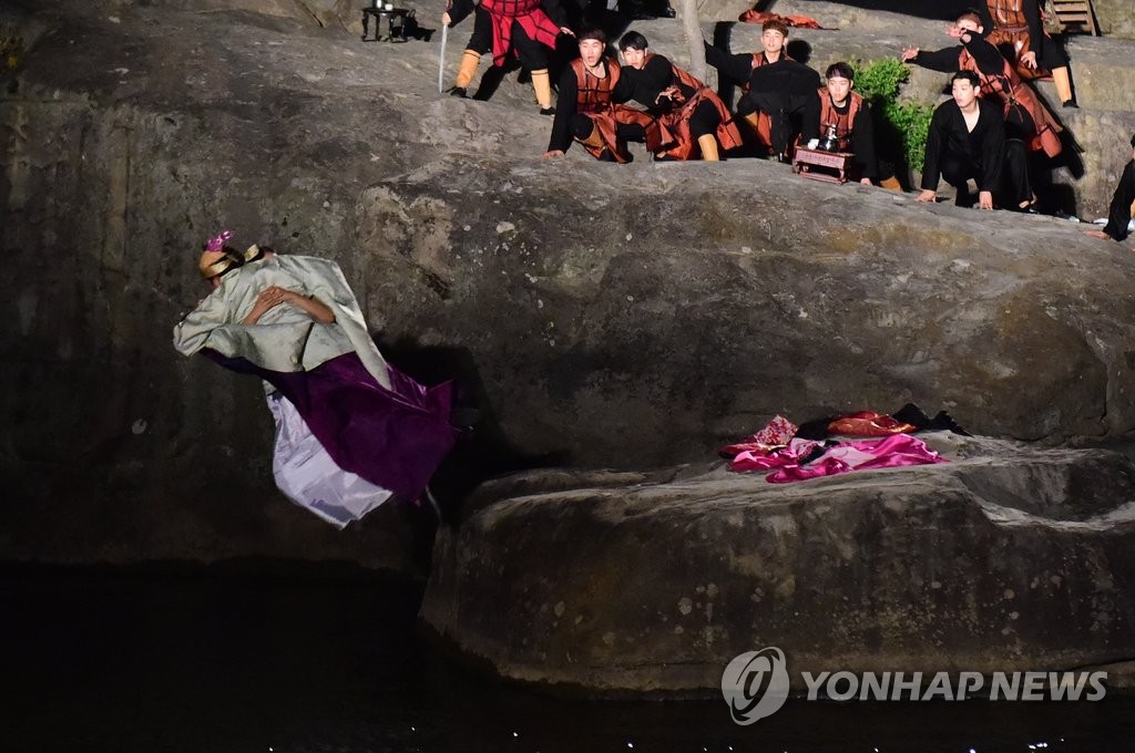 논개 순국 재현극