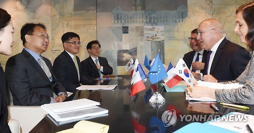 유일호 부총리, 미셸 사팽 프랑스 재무장관 면담