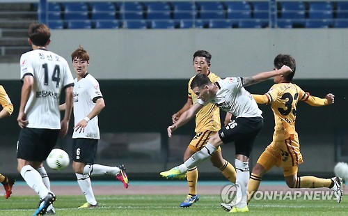 슈팅하는 피투