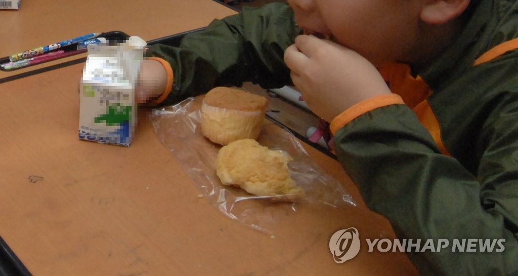 빵·우유로 점심 때우는 어린이