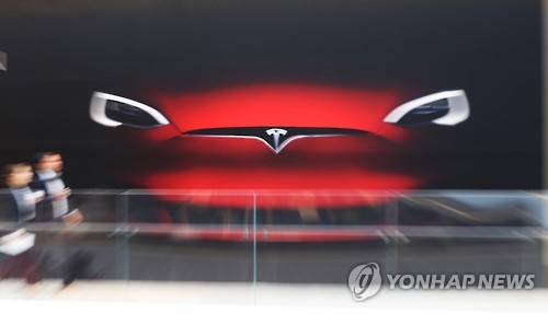 오픈 앞둔 '스타필드 하남' 테슬라 매장