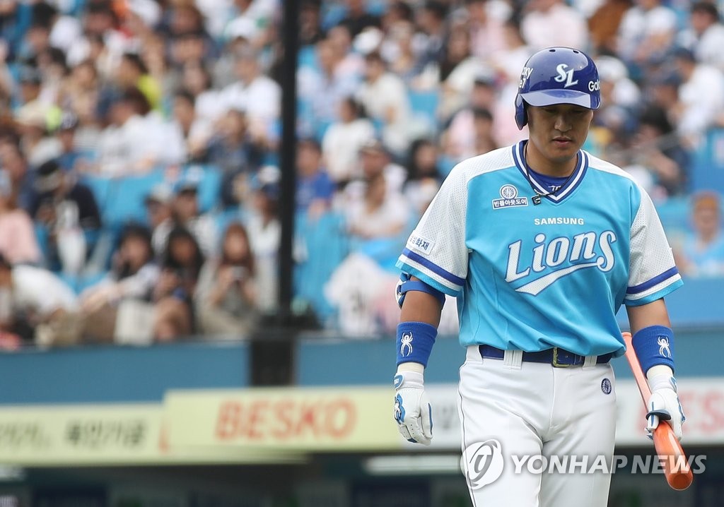 아쉬워하는 이승엽