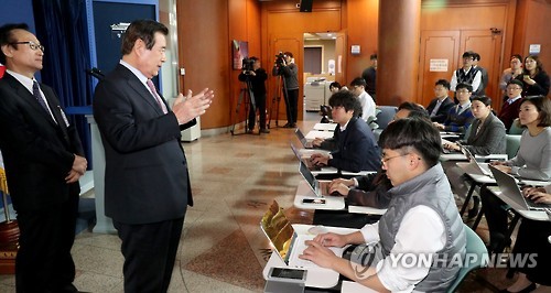 한광옥 "최순실 사건, 국민 의심 없도록 수사해야" - 2