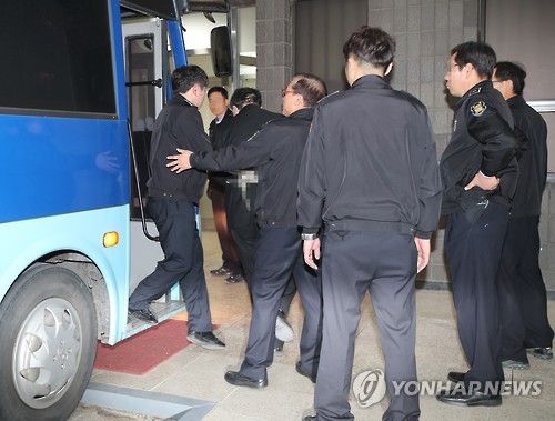 다시 검찰 온 안종범