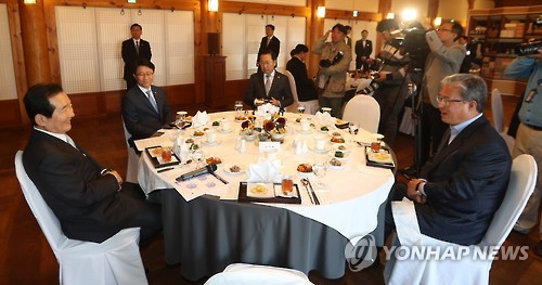 정의장 "예산부수법안, 상임위서 합의처리해야…안되면 법대로" - 2