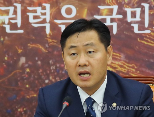 국민의당 탄핵추진단장인 김관영 원내수석부대표