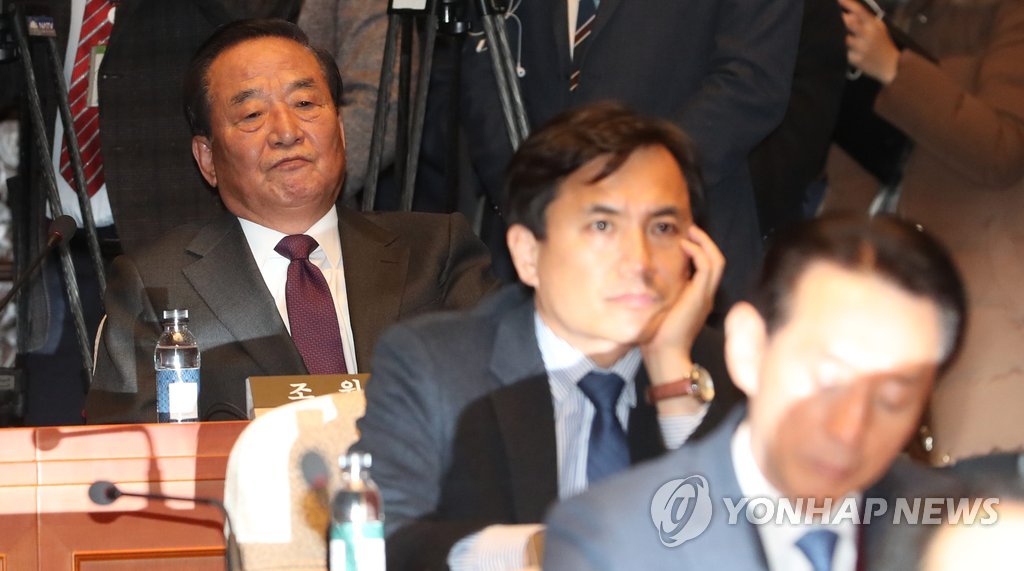 의원총회 참석한 서청원