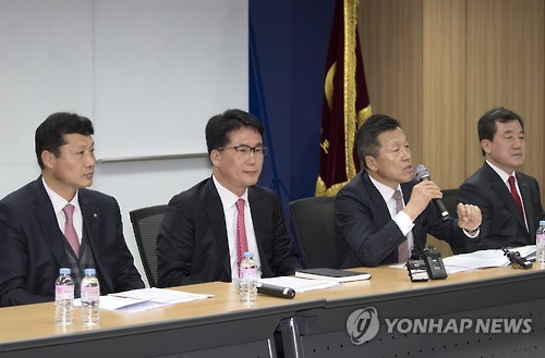 발언하는 김영무 부회장