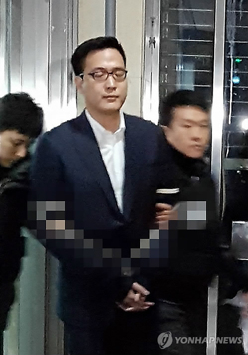 강남경찰서 나서는 김동선씨