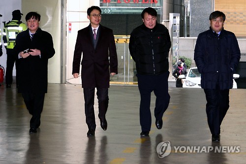 사무실 향하는 특검팀