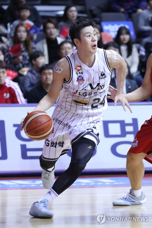 LG 유니폼의 조성민