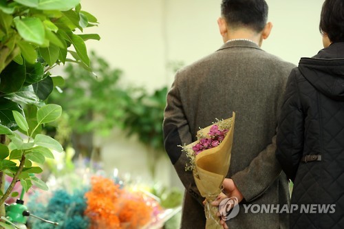 졸업식 꽃다발 팔릴까?