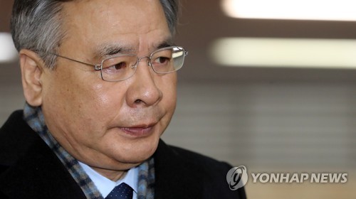 출근하는 박영수 특검