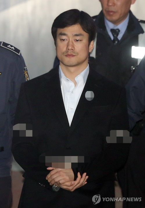 영장실질심사 출석하는 이영선 청와대 행정관