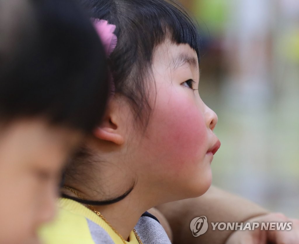 감기로 병원 찾은 꼬마 환자