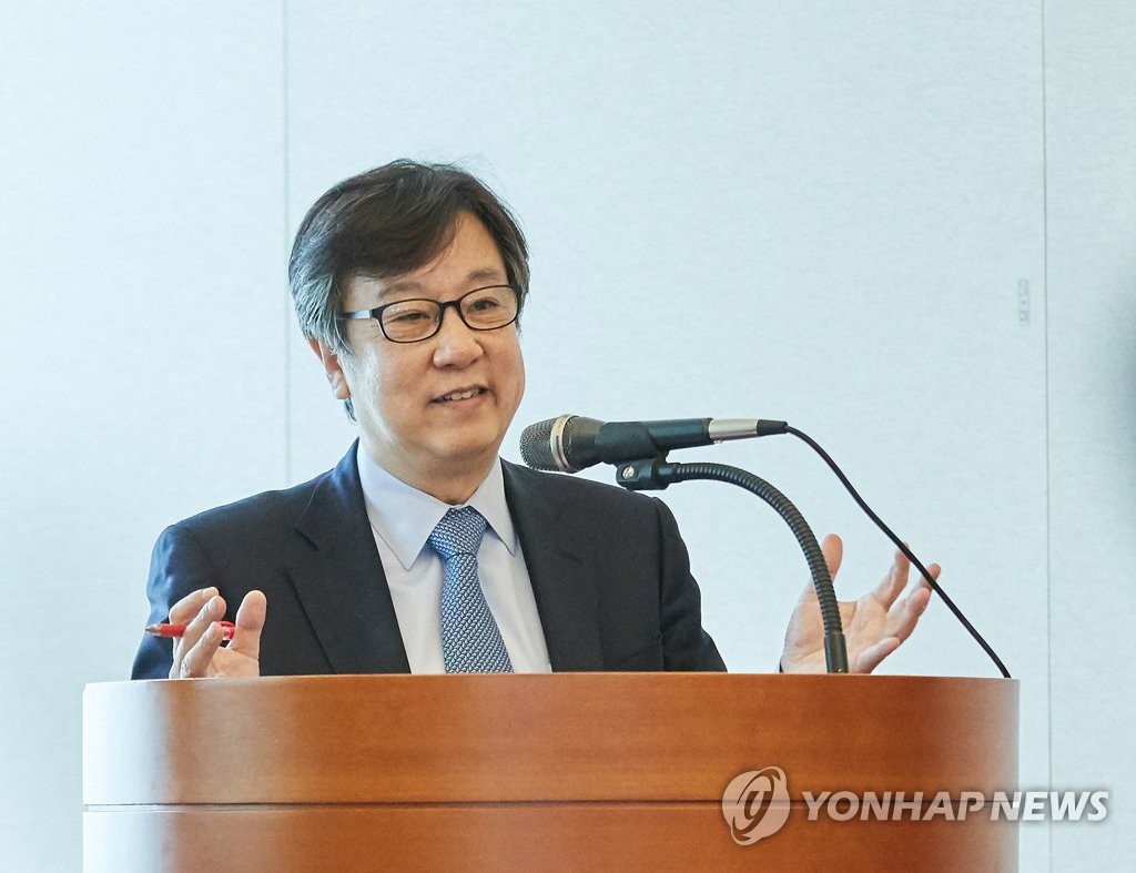 강연하는 조동철 금융통화위원회 위원
