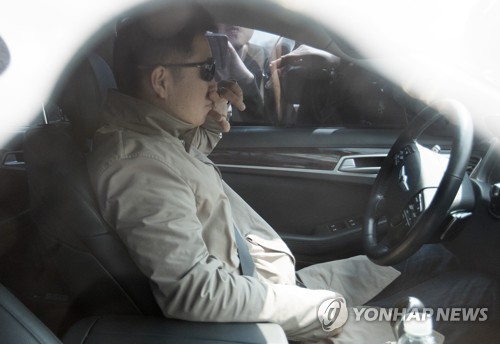 구치소 나서는 유영하 변호사