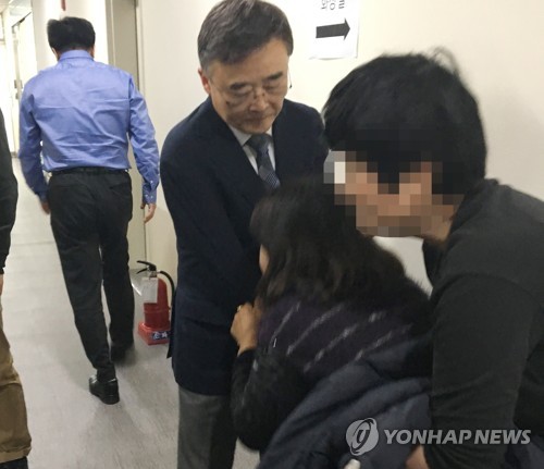 "우리 아들 살려주세요" 애끓는 모정