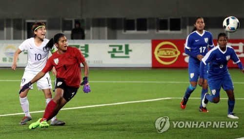 열 번째 골 성공하는 지소연