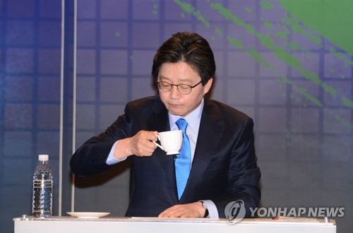 유승민 후보, 목부터 축이고