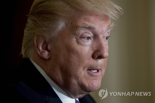 "트럼프, 北미사일 도발 보고에 침묵"