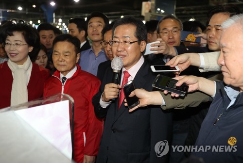 홍준표 "청국장·두부, 대기업 진출 제한"…소상공인 공약발표 - 2