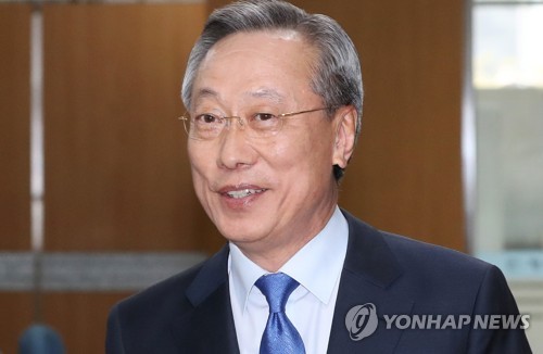 증인 출석하는 박준우