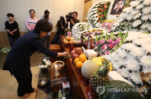 삼성중공업 사망자 빈소 찾은 심상정