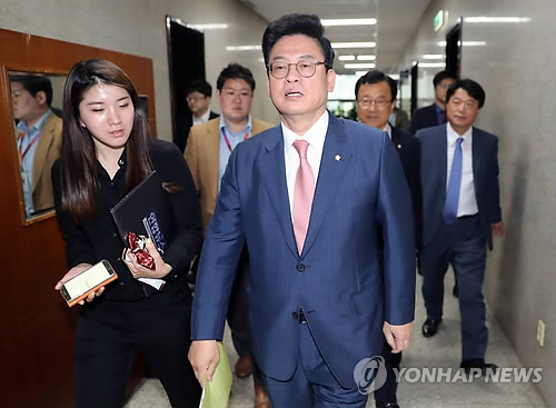 바른정당 탈당파 복당 수용한 정우택