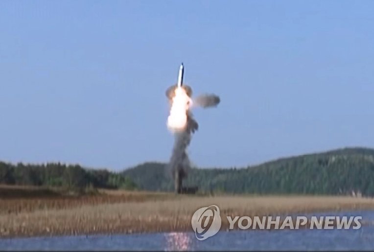 북한 TV, 북극성2형 발사영상 공개