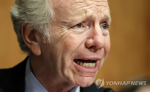美 FBI 국장 1순위 리버먼, 트럼프에 '고사 서한'