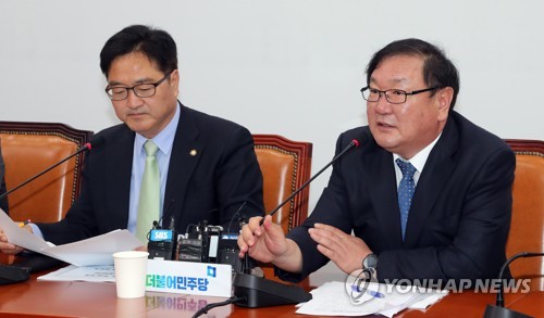 발언하는 김태년
