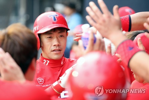 이명기 첫 타석에 홈런