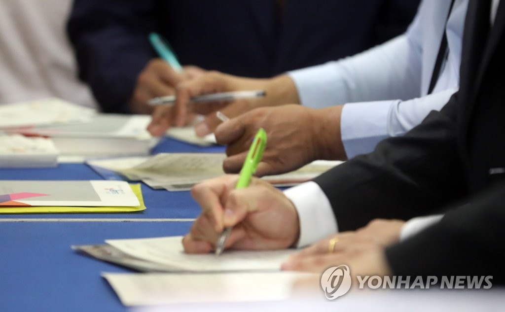 고용률·실업률 모두 개선…고용의 질은 "아직"(종합) - 3