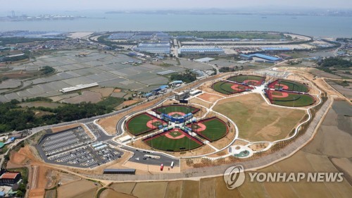 유소년야구 메카 개장…하늘에서 본 '화성드림파크'