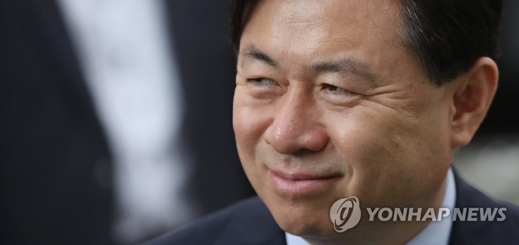 김영춘 후보자 '씁쓸한 미소'
