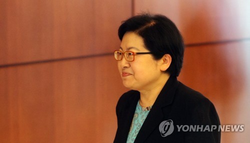 청문회 준비하는 정현백 후보자