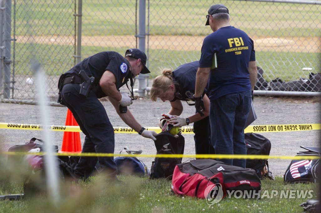 美버지니아 야구장 총기난사 현장 수색
