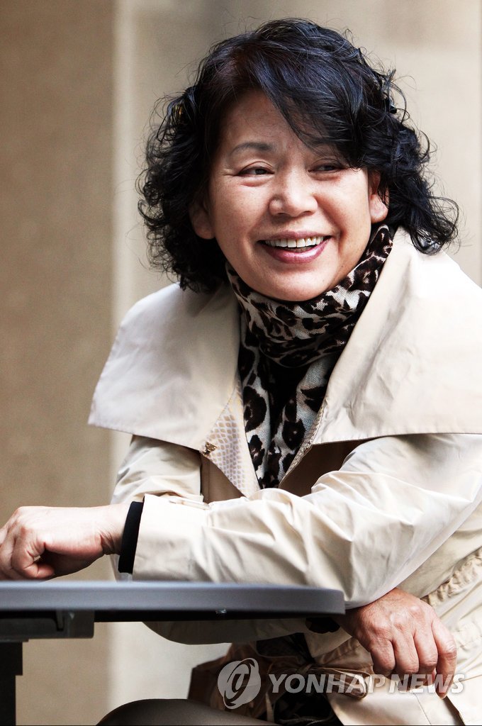 배우 윤소정 별세...향년 73세