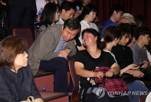 미아리고개 예술극장을 찾은 도종환 장관