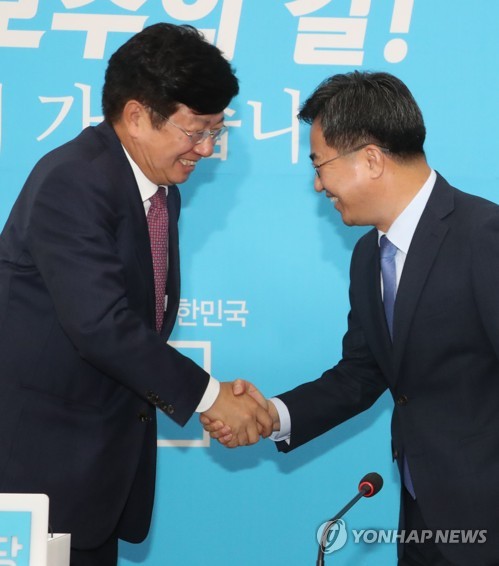 김동연 경제부총리와 이종구 정책위의장