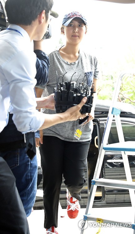 정유라, 두 번째 영장기각 후 첫 조사
