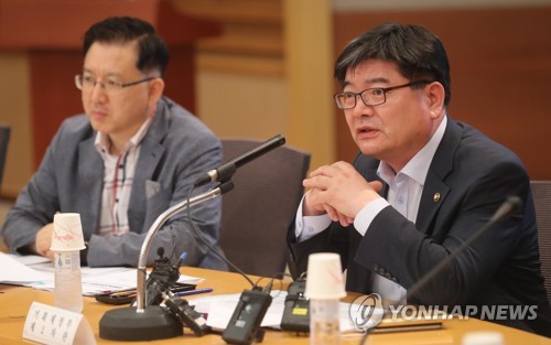 모두발언하는 김용진 2차관
