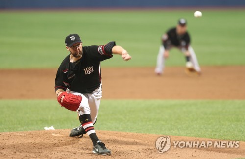 역투하는 피어밴드